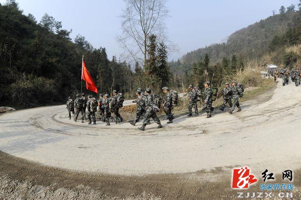 张家界武陵源区民兵应急连冬季拉练训演活动拉开序幕