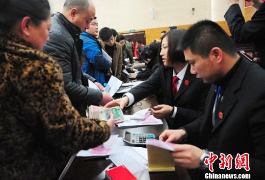 徐州农民工等200余名债权人领3000多万元欠款过年