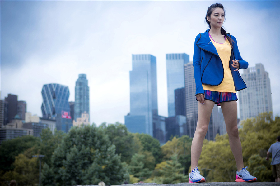 张雨绮纽约奔跑大片曝光 以运动撞击时尚_娱乐频道_红网