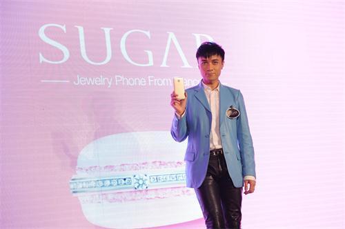 古巨基秀情人节9克拉大礼 粉丝帮古巨基上头条