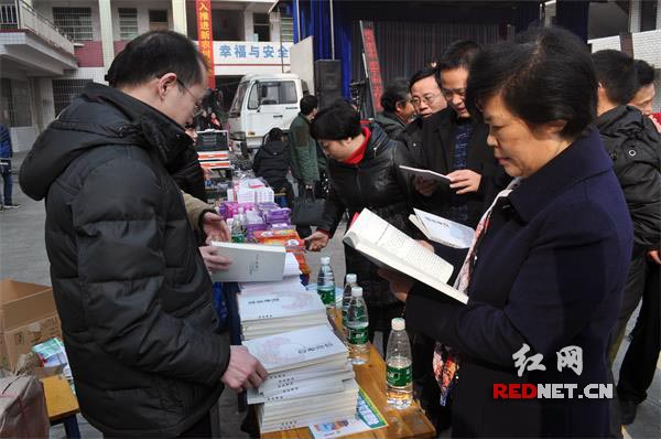 “送法下乡”活动现场