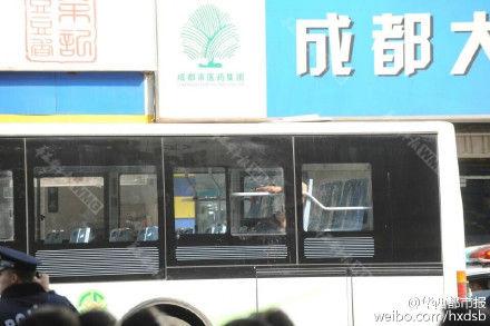 成都发生人质劫持事件嫌犯疑持刀劫持数名人质