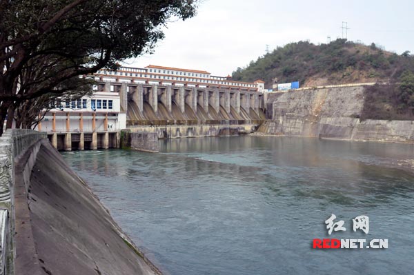 湖南省水府庙水电站是集灌溉、防洪、发电、供水、旅游、养殖等综合效益于一身的大型水利枢纽工程。