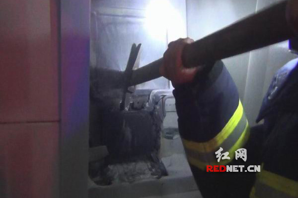 破拆灭火
