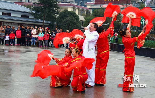 《欢聚一堂》迎新春 摄影:彭梁心