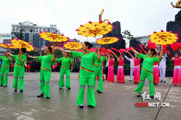 新春的色彩充满了吉祥 摄影:彭梁心