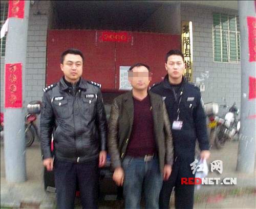 男子因无证驾驶被交警查获
