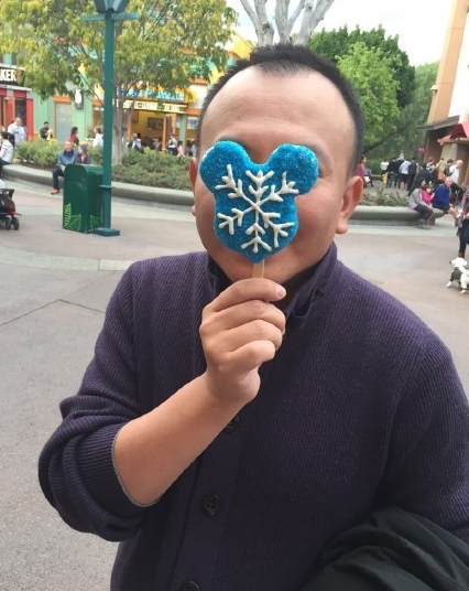 刘涛一家游迪斯尼儿子撒娇亲嘴老公卖萌