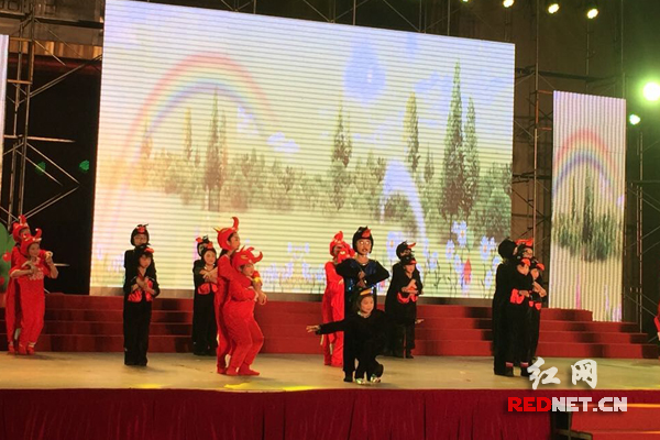 童话剧《乌鸦与狐狸后传》蕴含着深刻的人生启示