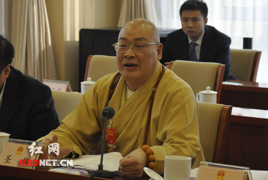 全国人大代表、中国佛教协会副会长、湖南省佛教协会会长圣辉。