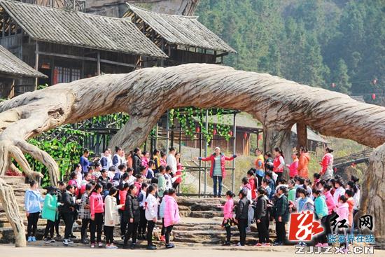 3月中旬张家界天门山全线游恢复开通 白天登天门晚上看狐仙