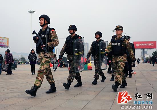 武警城市武装巡逻常态化 让市民安全感大幅提升