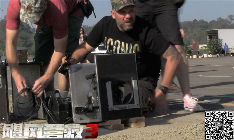 《飓风营救3》导演现场照