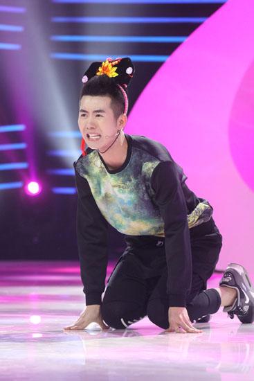 《喜剧狂》90后脸如大妈谢娜调侃一丑难求