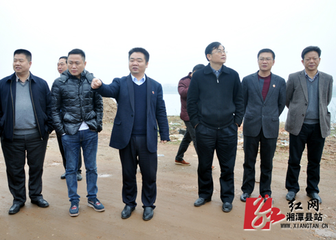 湘潭县领导现场调度重点建设工程项目