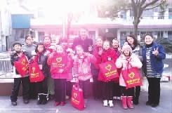 华电石门公司“点亮爱心”行动。  石门公司提供