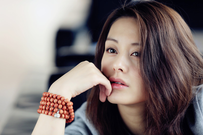 时尚美图 正文 近日,被誉为"氧气女神"的内地实力派女演员王力可曝光