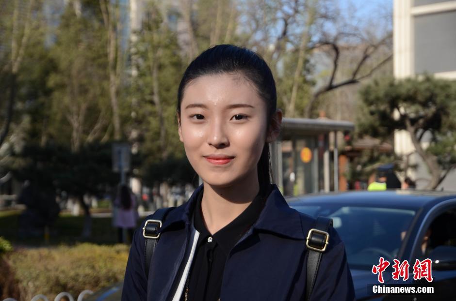 传媒大学播音主持复试结束 清纯美女尽现