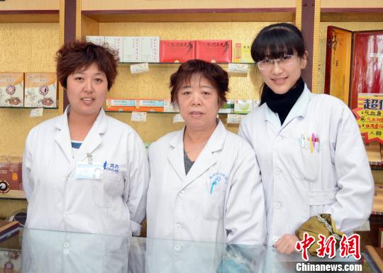 山东莱阳一男子突发疾病三药店员工合力抢救（图）