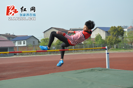 张家界800多名中小学生参加“1+1”运动会（图）