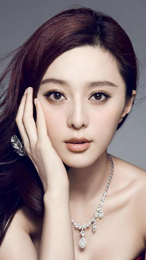 滚动新闻 正文    范冰冰堪称娱乐圈最美的代表之一,她的美也是蜚声