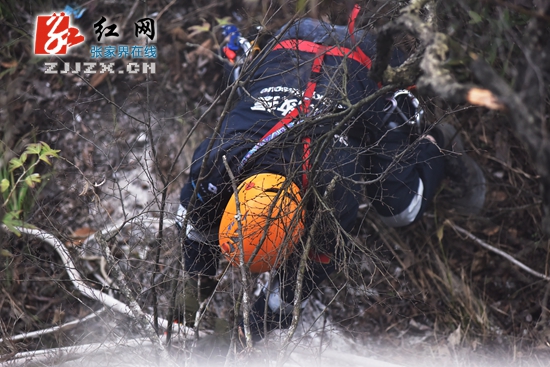 惊险！张家界天门山千米峭壁现“蜘蛛侠”