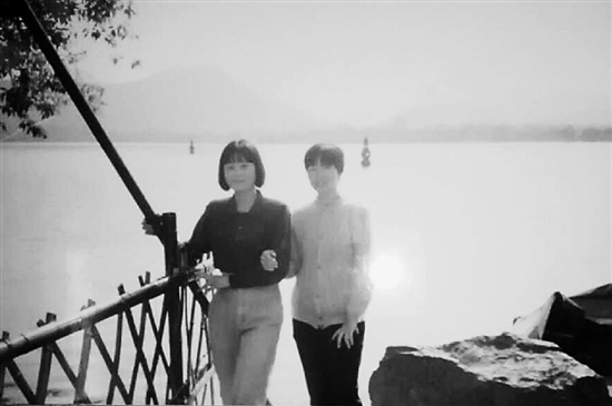 男子寻24年前照片主人胶卷洗好邮寄地址弄丢（图）