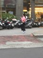 吴莫愁在台湾街头