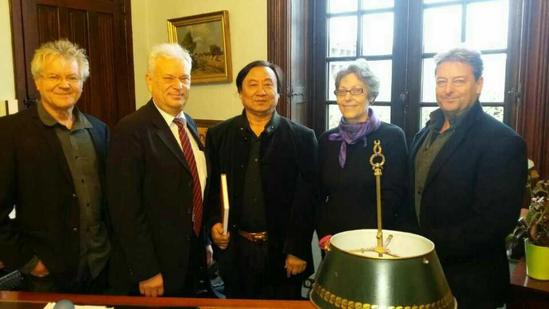 中国一级书法家祝醒寰大师法国卢浮宫书法展