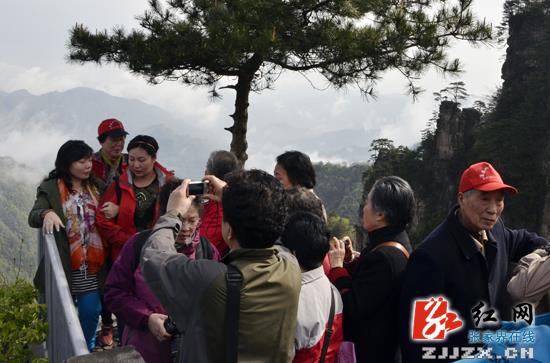 武陵源风景区首季旅游接待全线上扬