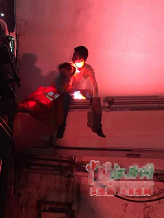 南昌：男子吸毒后携幼女跳桥