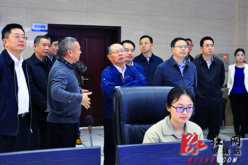 望城:交通部原部长黄镇东视察湘江航运发展工