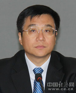 此前担任葫芦岛市委书记;戴玉林,1959年生,2010年8月起任丹东市委书记