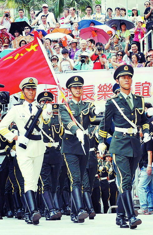 香港基本法25周年：驻港部队用实际赢认同