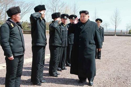 金正恩视察海军部队指示培养朝鲜“万能水兵”