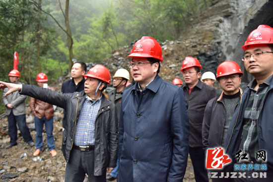 【快讯】杨光荣深入重点项目调研