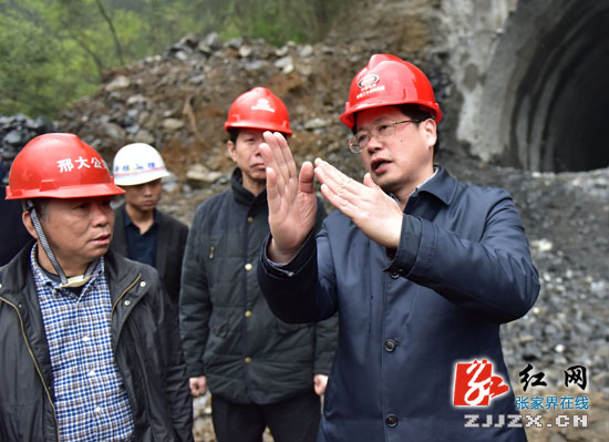 【快讯】杨光荣深入重点项目调研