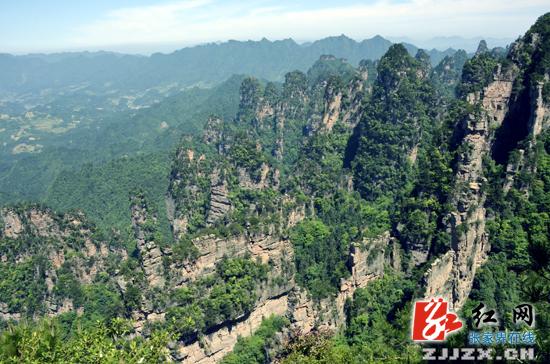 武陵源核心景区杨家界峰墙成为旅游新名片