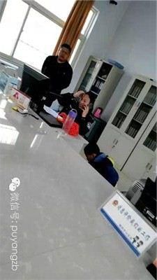 河南濮阳吃零食骂百姓女警被停职 纪委介入调查