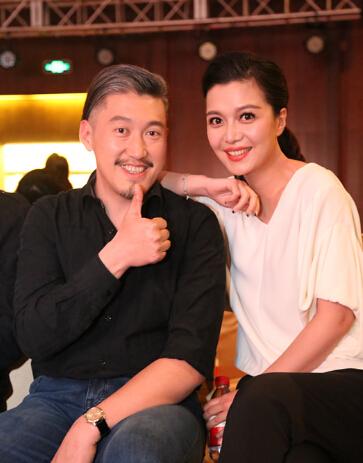 《铁甲舰》开播发布会 丁咛赵春羊徐佳盛装亮相