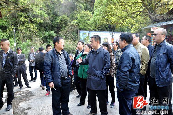 朱用文、褚新年深入核心景区督查迎5A国检交办任务完成情况