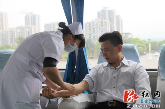 永定区：祝云武带头无偿献血 传递社会正能量