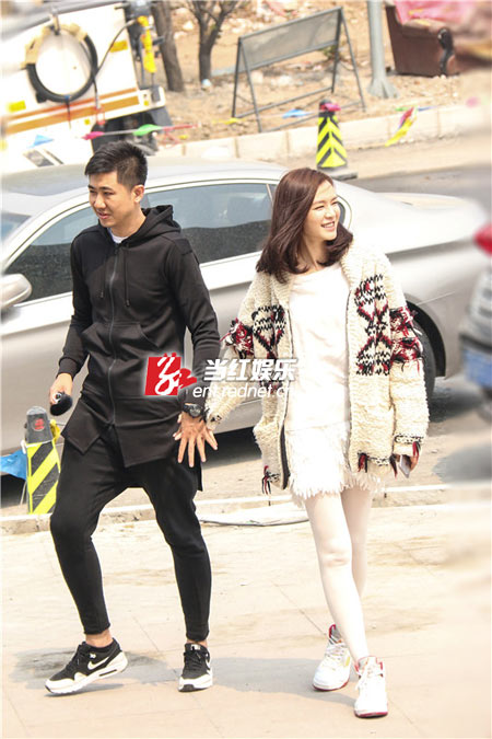 长腿夫妇身材高挑