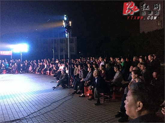 “莲城大戏台”走进下摄司街道 现场人气爆棚