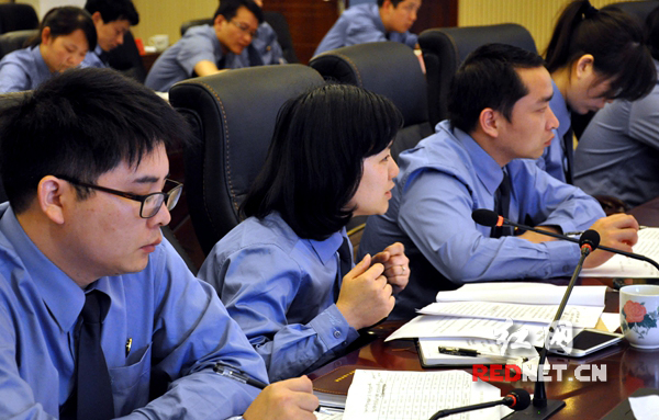 来自一线的18名青年检察干警纷纷发言