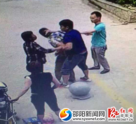 抓获现场。
