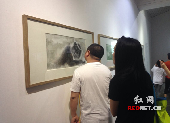 “走向边界--青年水墨十人展”在长沙开展。