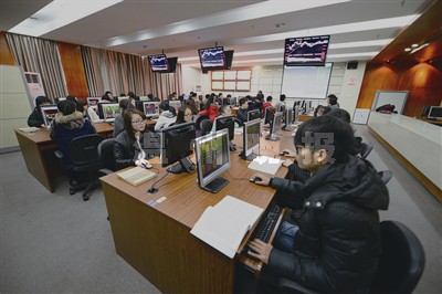 温州一高校学生用零花钱炒股 赚钱后开投资公司