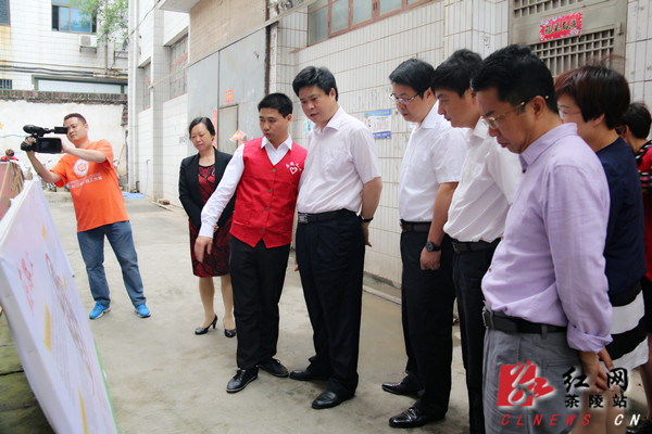 彭新军走访茶陵义工联合会