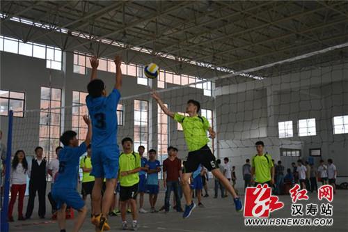 汉寿县高中学校、城区中学生男子气排球赛开赛